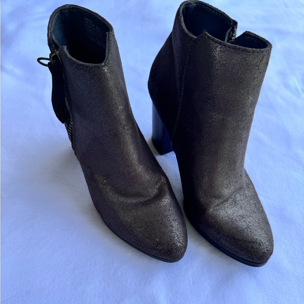 Heel boots